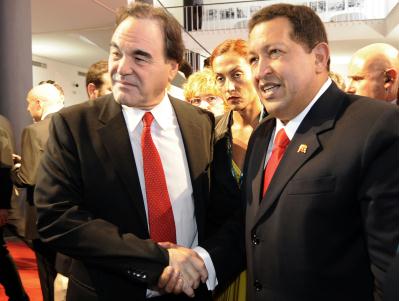 Il regista statunitense Oliver Stone con il Presidente della Repubblica Bolivariana del Venezuela Hugo Chavez Frias